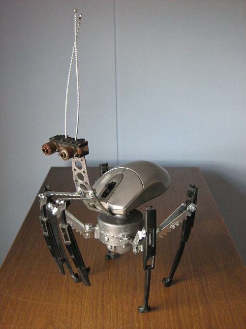 Робот-насекомое из мышек